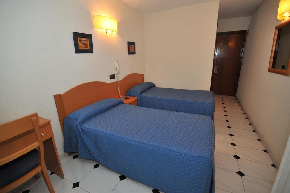 Hostal Goyma I San Fernando De Henares Buitenkant foto