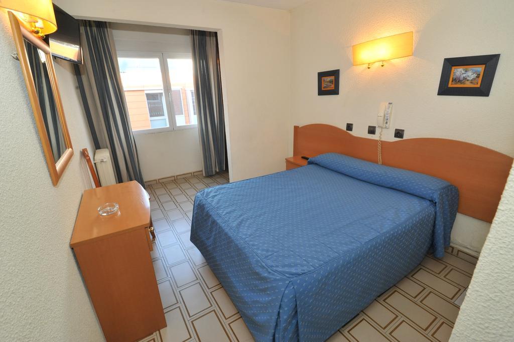 Hostal Goyma I San Fernando De Henares Buitenkant foto