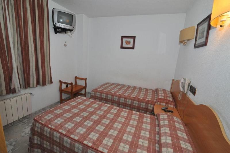 Hostal Goyma I San Fernando De Henares Buitenkant foto