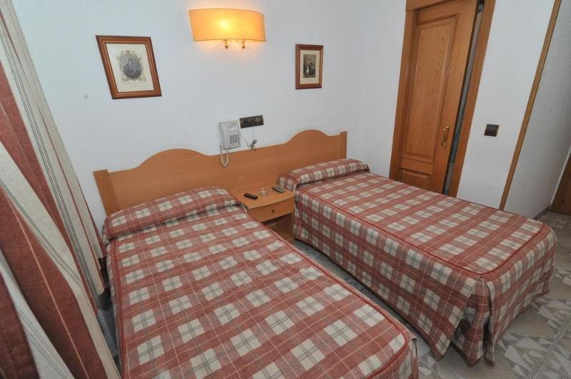 Hostal Goyma I San Fernando De Henares Buitenkant foto