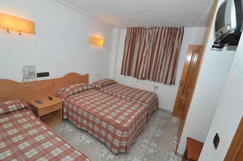 Hostal Goyma I San Fernando De Henares Buitenkant foto