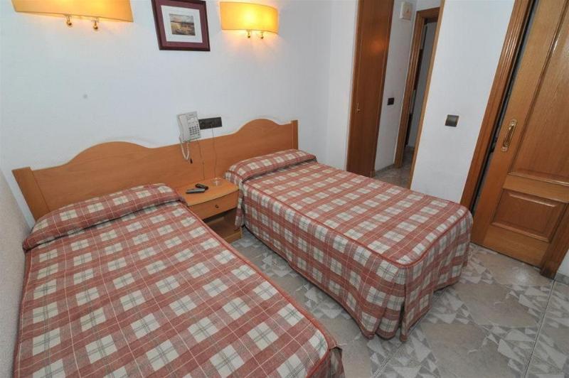 Hostal Goyma I San Fernando De Henares Buitenkant foto