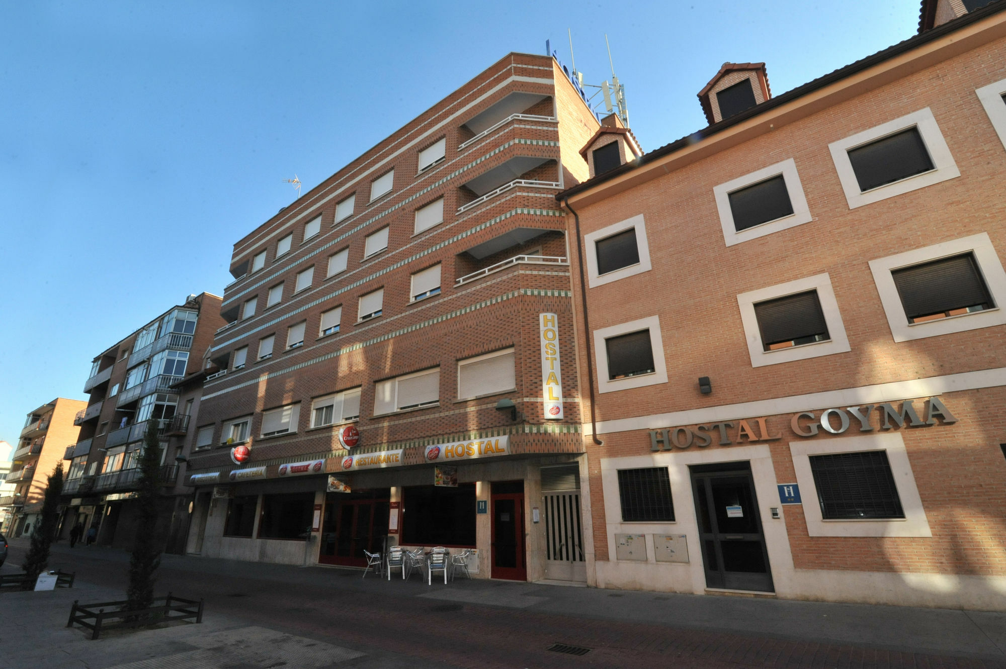 Hostal Goyma I San Fernando De Henares Buitenkant foto