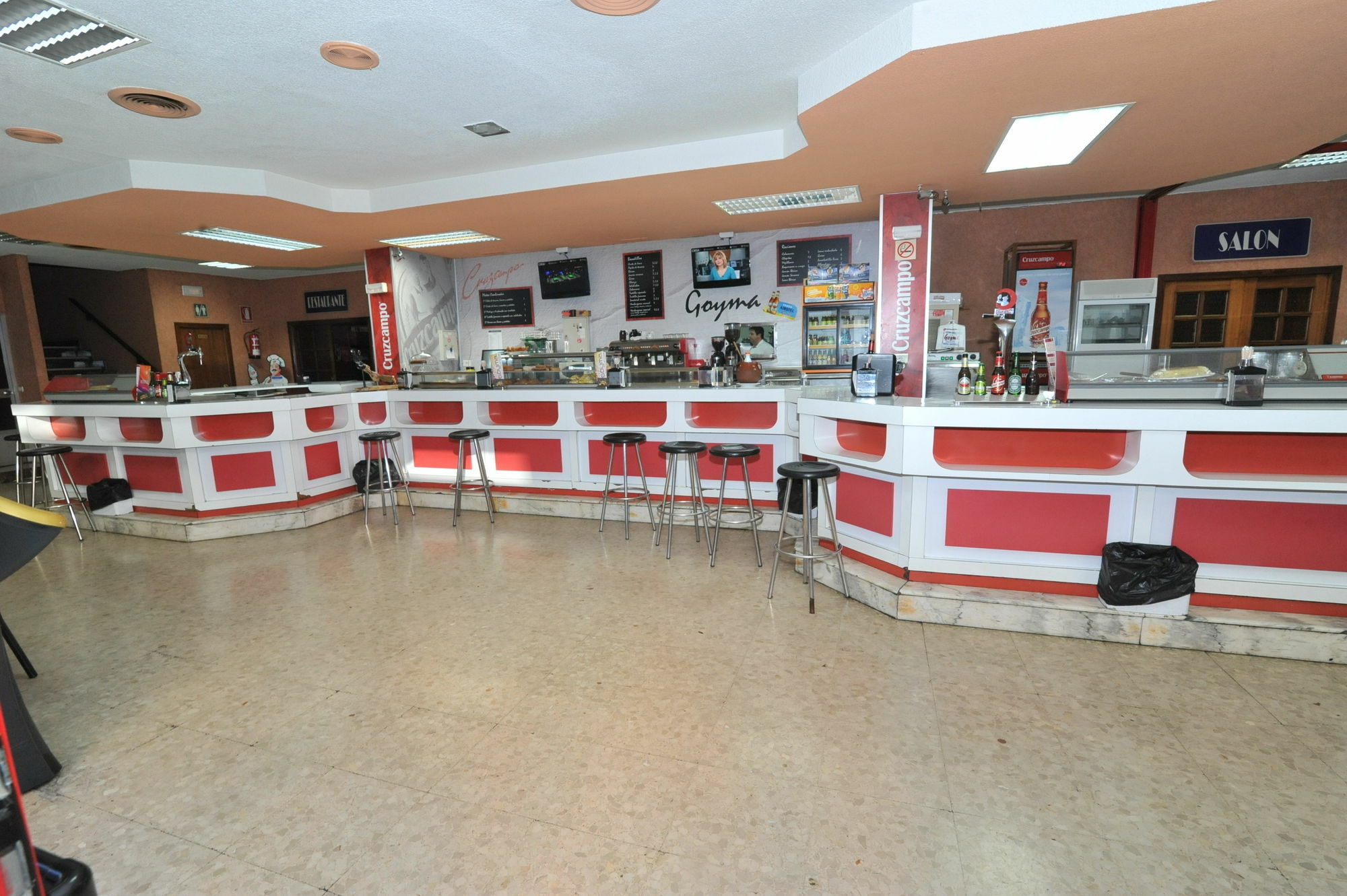 Hostal Goyma I San Fernando De Henares Buitenkant foto