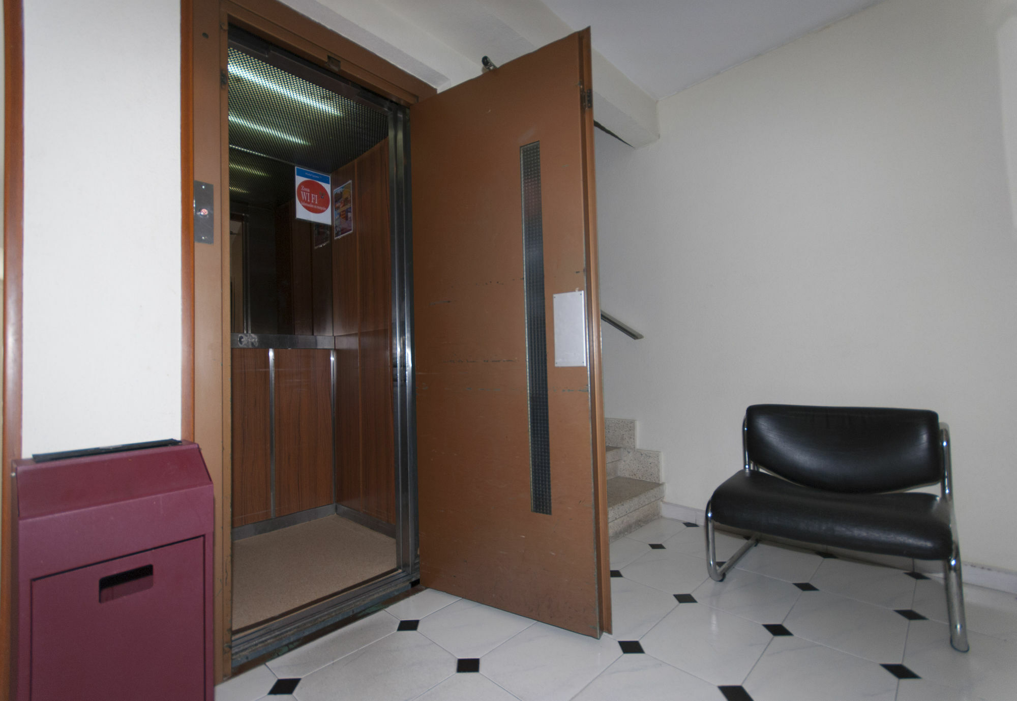 Hostal Goyma I San Fernando De Henares Buitenkant foto